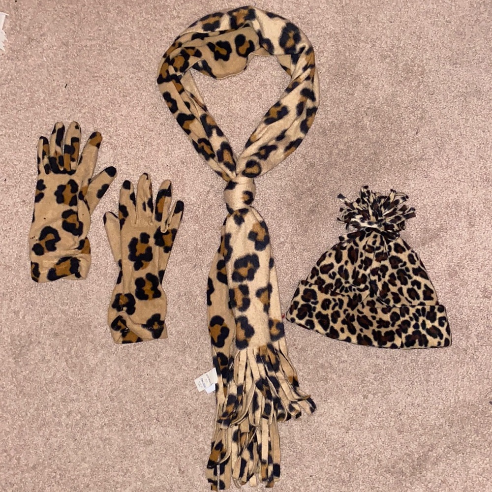Light worn leopard print scarf, hat, and gloves set